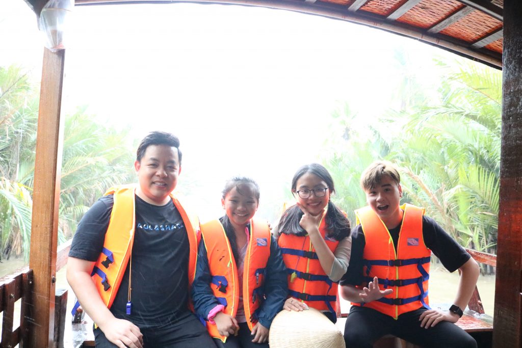 Gia đình Quang Lê cùng check in sông nước xứ dừa- Du lịch C2T - Bến Tre