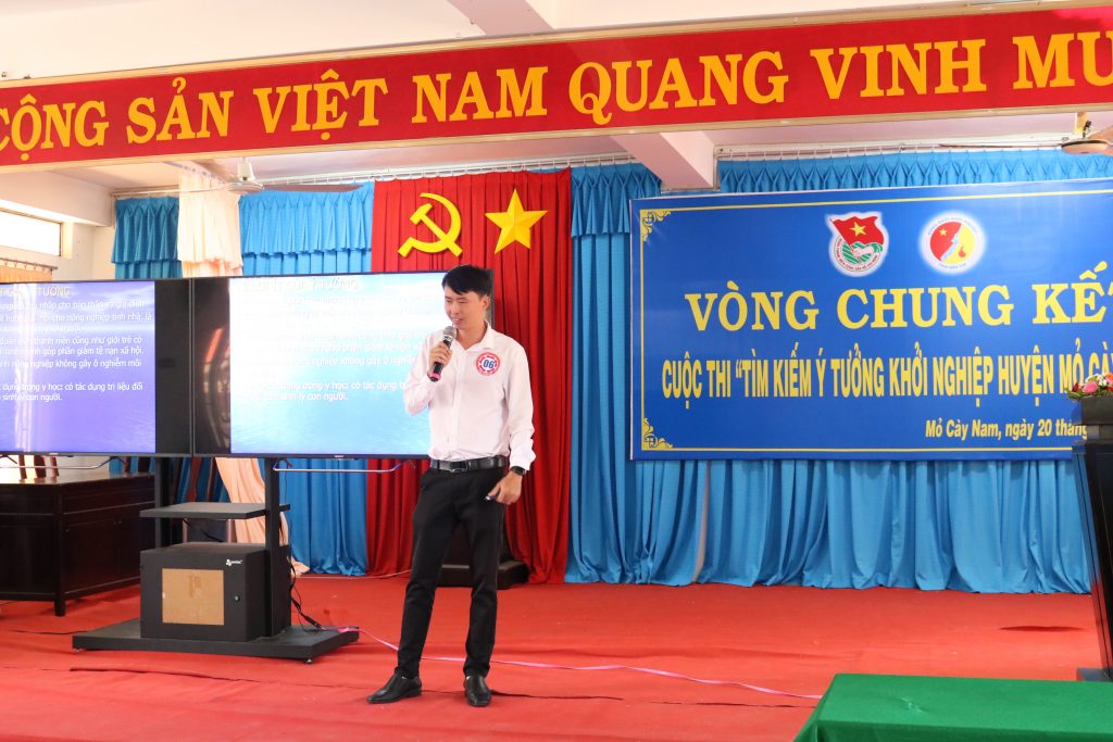 Anh Thanh Huyền trình bày ý tưởng nuôi cá kiểng Bảy Màu thu lợi nhuận cao